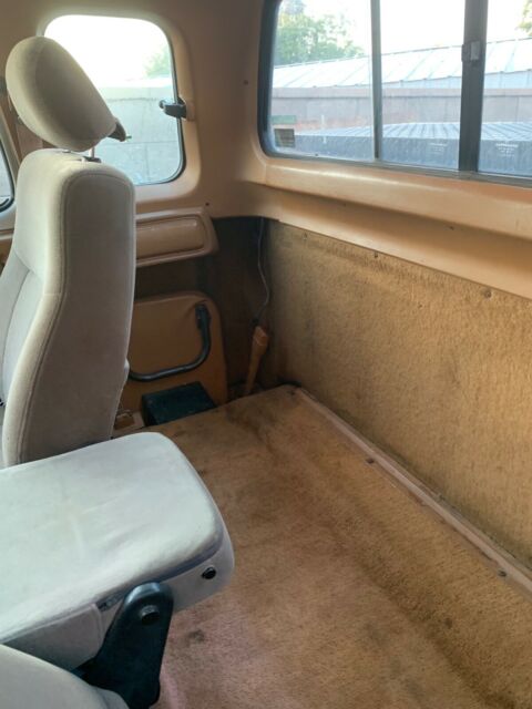 1993 Dodge Ram 2500 - photo 6