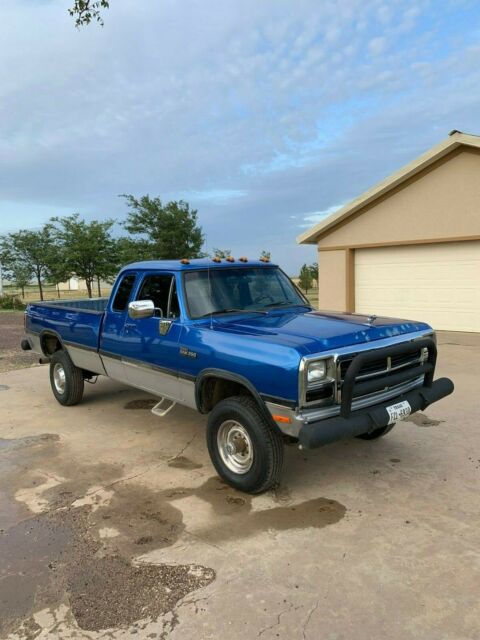 1993 Dodge Ram 2500 - photo 9