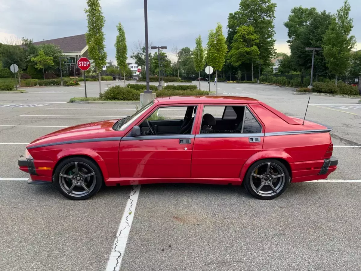 STRAIGHT RUST FREE EXCELLENT MECHANICAL DRIVER 1988 Alfa Romeo Milano GREEN