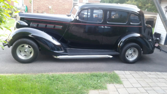 1937 Packard 120 4 Door Sedan - photo 2
