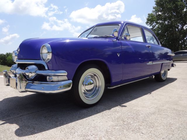 STREET ROD VORTEC 350 V-8/TURBO 350 RACK AND PINION VINTAGE AIR TILT TEXAS SOLID 1951 Ford Two-Door Sedan CUSTOM DELUXE TUDOR