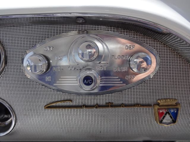 1951 Ford Two-Door Sedan CUSTOM DELUXE TUDOR - photo 12
