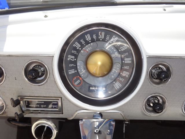 1951 Ford Two-Door Sedan CUSTOM DELUXE TUDOR - photo 9