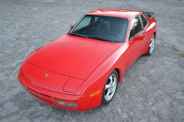 Strong Driving LOW MILEAGE 944 TURBO 1987 Porsche 944 PORSCHE 944 TURBO