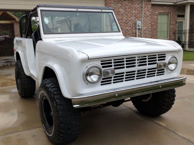 Strong, re-built running V-8, 302 cu. in.; Starts immediately, runs great 1973 Ford Bronco