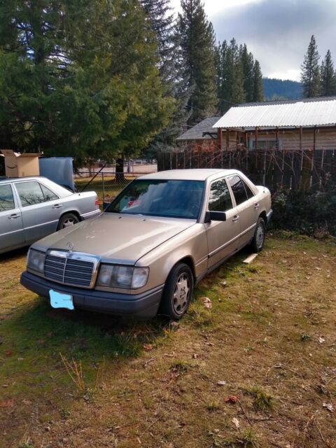 Strong running engine when parked, needs Transmission. Some reassembly required. 1987 Mercedes-Benz 300-Series