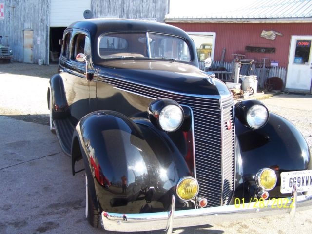 1937 Studebaker Dictator - photo 2