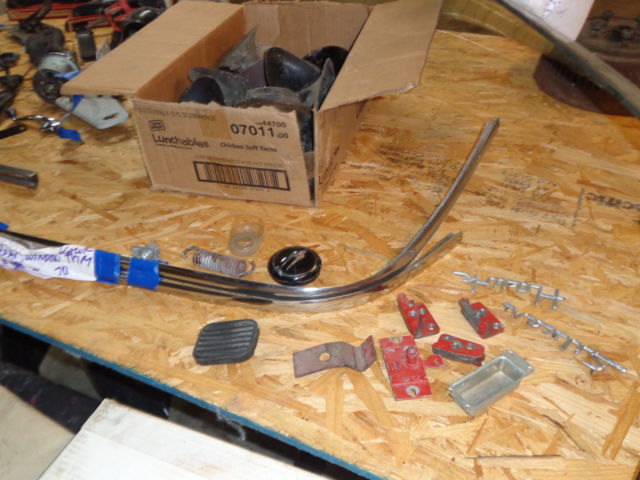 1957 Studebaker parts lot - photo 4