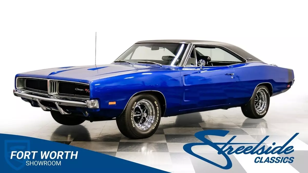 Stunner! 440 V8 w/ Fi-Tech Fuel Inj, 4 Spd Manual, Vintage A/C, PS, PB w/ 4 Whl 1969 Dodge Charger R/T Tribute