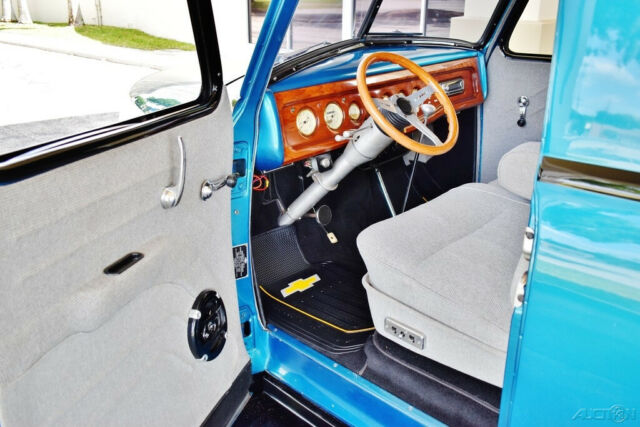 1950 Chevrolet Custom Panel Delivery 350V-8 A/C - photo 11