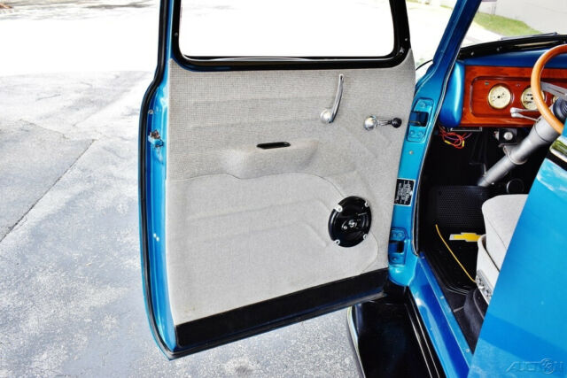 1950 Chevrolet Custom Panel Delivery 350V-8 A/C - photo 12