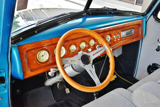 1950 Chevrolet Custom Panel Delivery 350V-8 A/C - photo 8