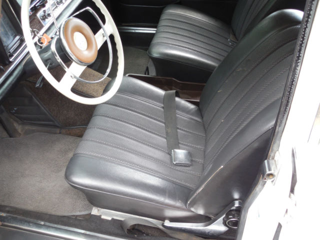 1966 Mercedes-Benz 200-Series - photo 10