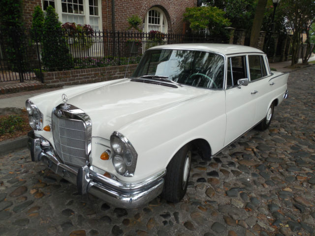 1966 Mercedes-Benz 200-Series - photo 3