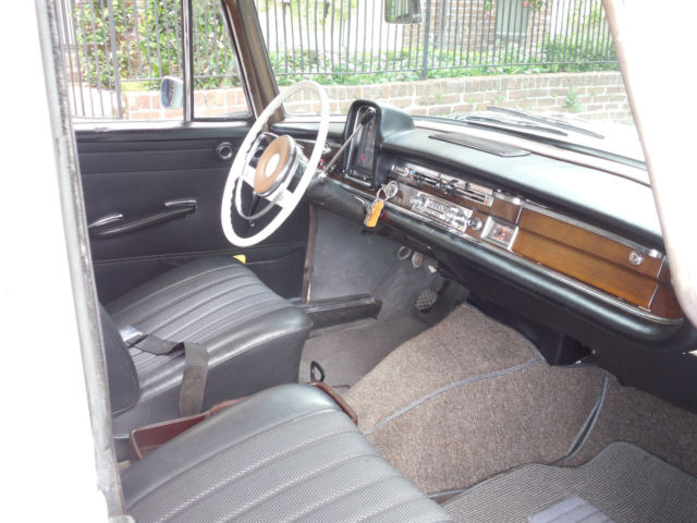 1966 Mercedes-Benz 200-Series - photo 4