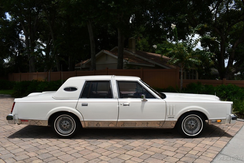 1981 Lincoln Mark Series 5L V8 Automatic Miles Fully Loaded - photo 5