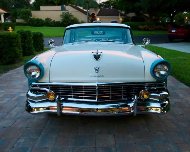 STUNNING-A/C-RESTORED-HIGHLY OPTIONED-T-BIRD V-8-MUST SEE THIS ONE! 1956 Ford Crown Victoria