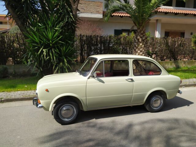 STUNNING CLASSIC FIAT SEDAN 1969 Fiat 850 Berlina