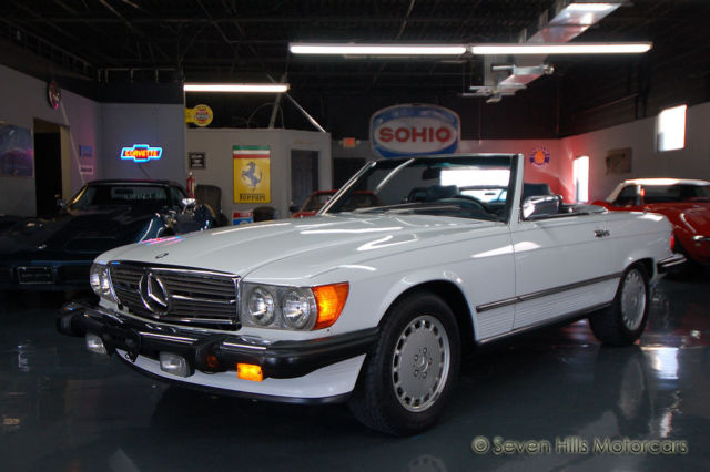 STUNNING CONDITION, Both Tops, LOW MILES, White/Blue, 200 Photos & Video 1989 Mercedes-Benz SL-Class 560SL