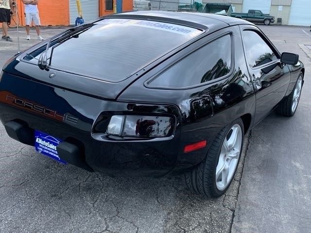 1984 Porsche 928 S - photo 2