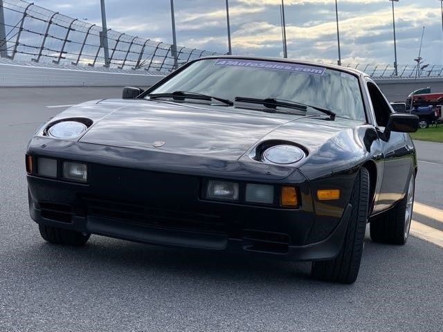 1984 Porsche 928 S - photo 7
