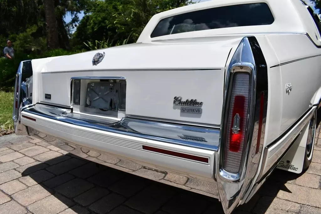 1991 Cadillac Brougham 50288 miles clean car fax Mint!! - photo 8