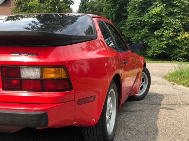 1983 Porsche 944 Base - photo 2