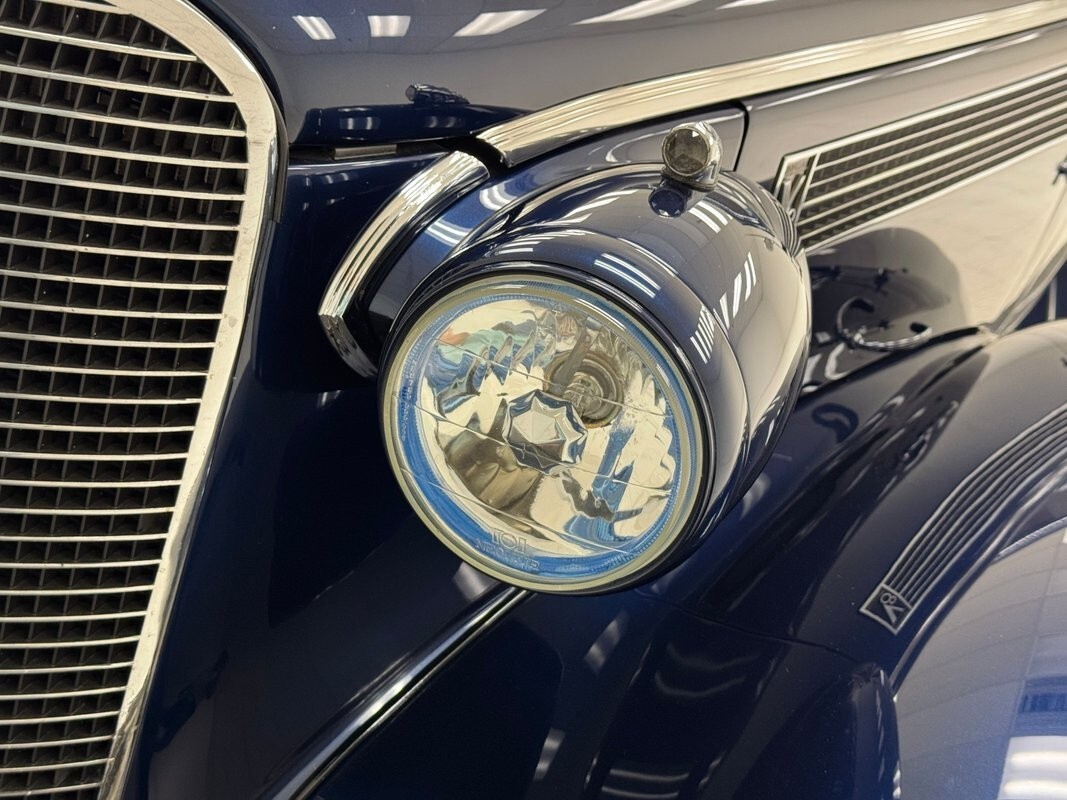 1937 Cadillac Series 60 Sport Coupe - photo 11