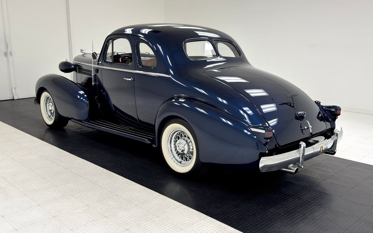 1937 Cadillac Series 60 Sport Coupe - photo 3