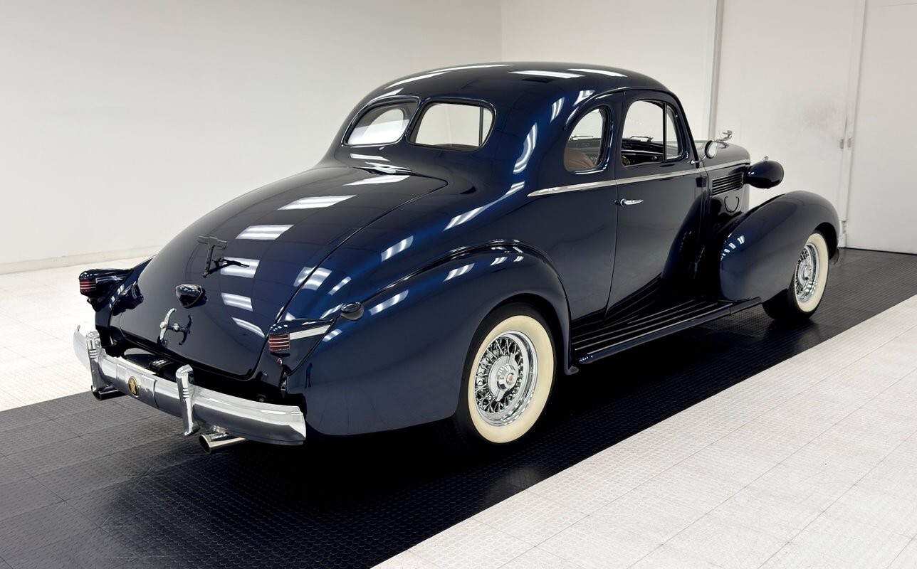 1937 Cadillac Series 60 Sport Coupe - photo 5