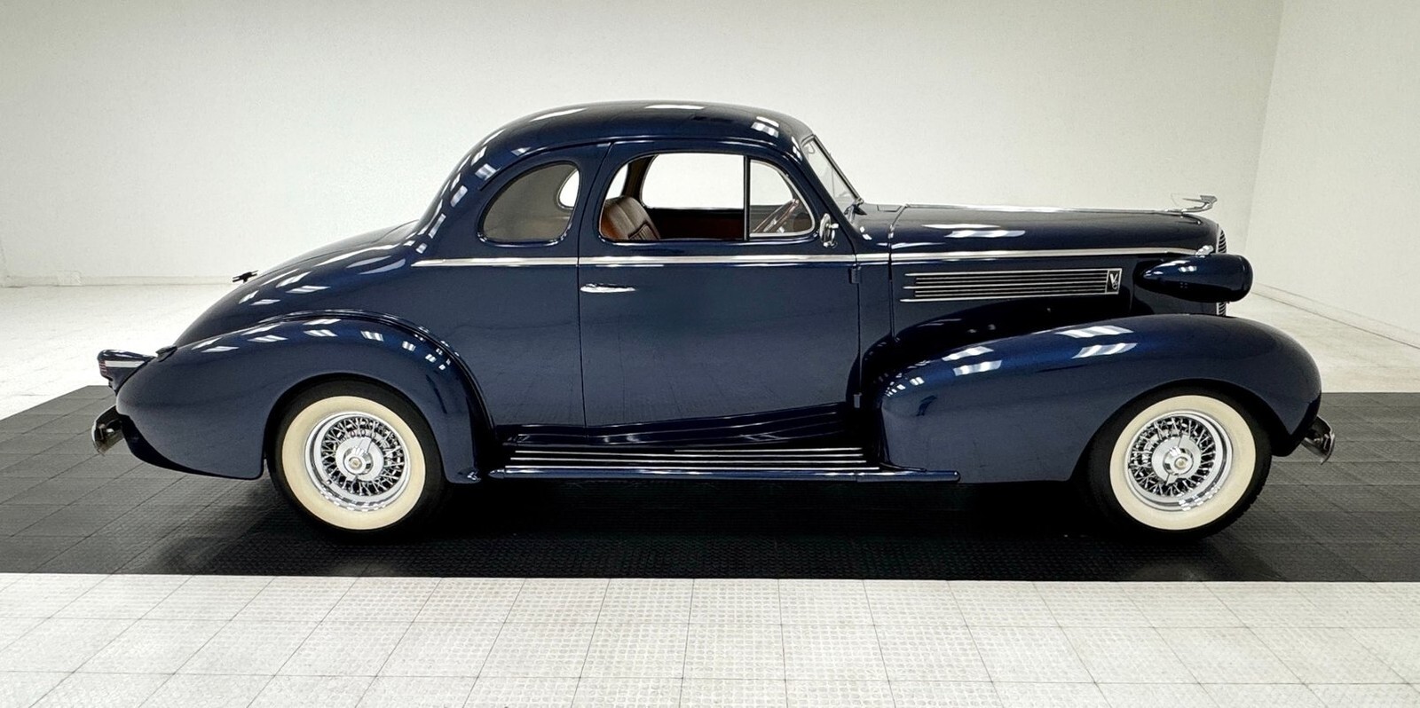 1937 Cadillac Series 60 Sport Coupe - photo 6