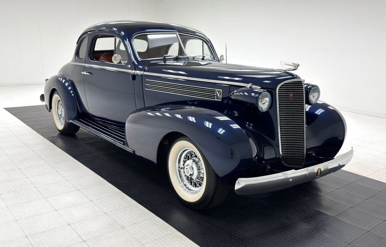 1937 Cadillac Series 60 Sport Coupe - photo 7