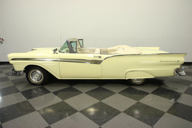 1957 Ford Fairlane 500 Sunliner - photo 3