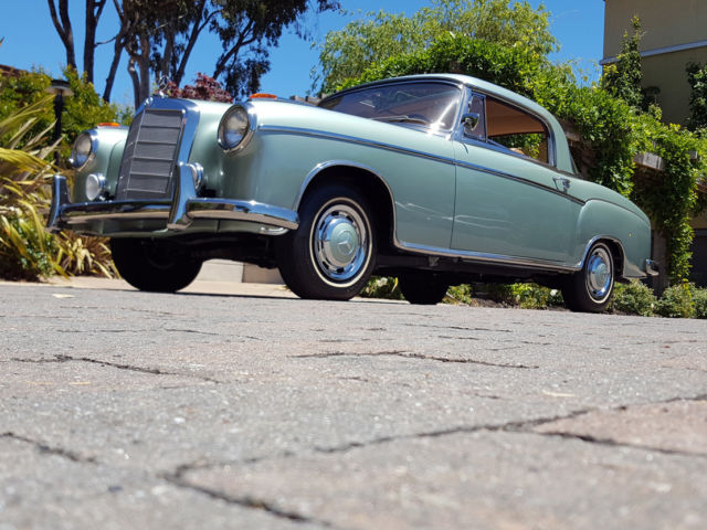 1960 Mercedes-Benz 200-Series 220SE - photo 3