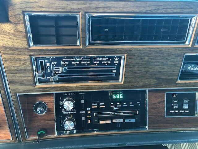 1989 Oldsmobile Custom Cruiser Luxury - photo 3