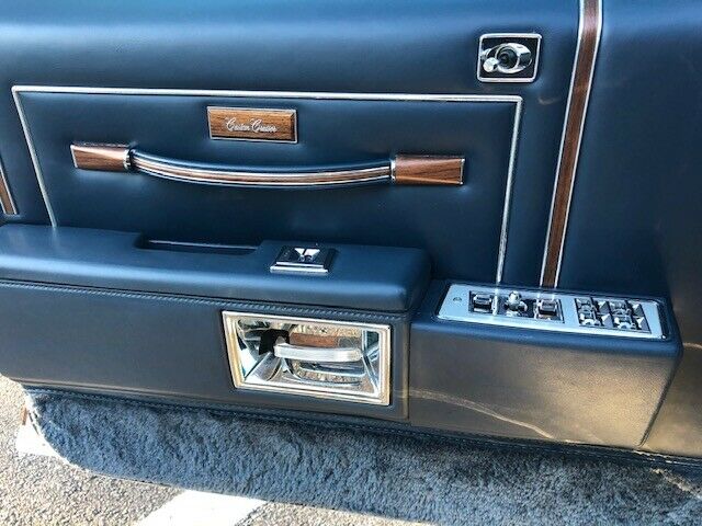 1989 Oldsmobile Custom Cruiser Luxury - photo 4