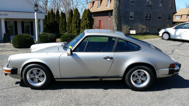 Stunning Zinc/Pewter metallic w/dark blue interior 1982 Porsche 911 SC
