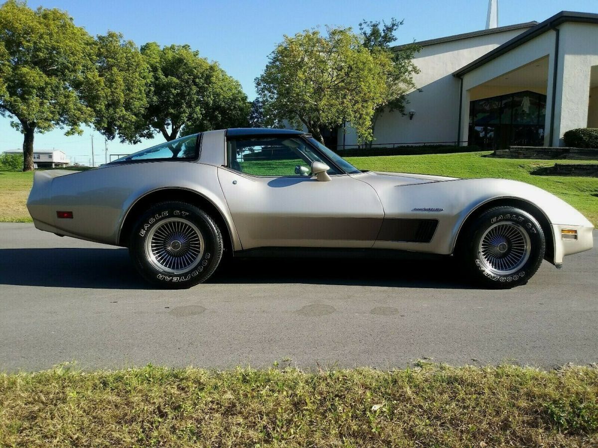1982 Chevrolet Corvette Collectors Edition - photo 6