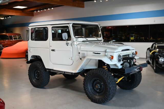 1977 Toyota Land Cruiser FJ40 - photo 2
