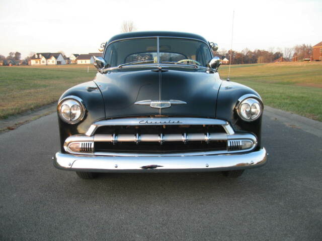1951 Chevrolet Styleline Deluxe Sedan - photo 2