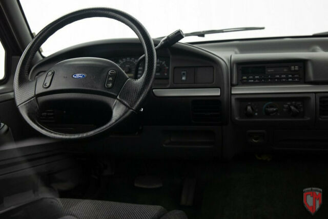 1993 Ford F-150 Styleside Lightning 117" WB - photo 5