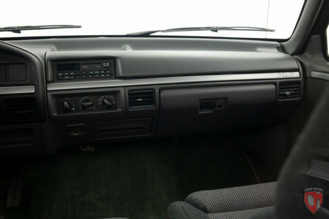 1993 Ford F-150 Styleside Lightning 117" WB - photo 6