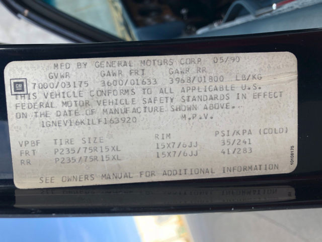 1990 Chevrolet Suburban 4WD Low Miles - photo 12
