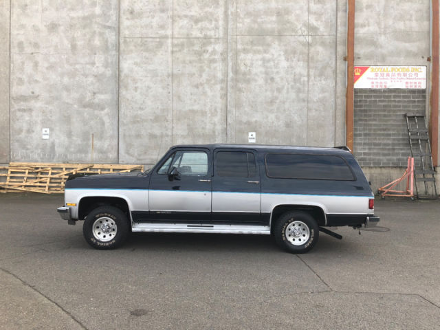 1990 Chevrolet Suburban 4WD Low Miles - photo 2
