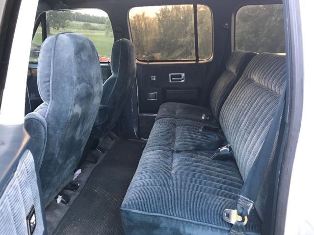 1990 GMC Suburban SLE - photo 6