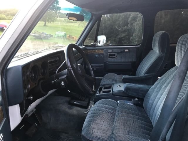 1990 GMC Suburban SLE - photo 7