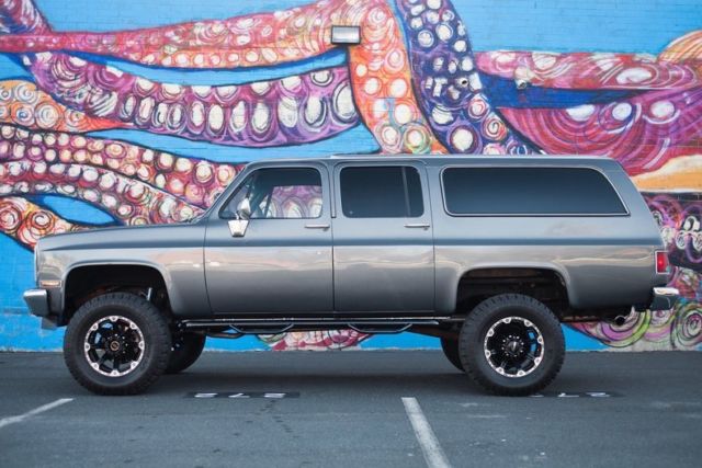 1988 Chevrolet Suburban - photo 2