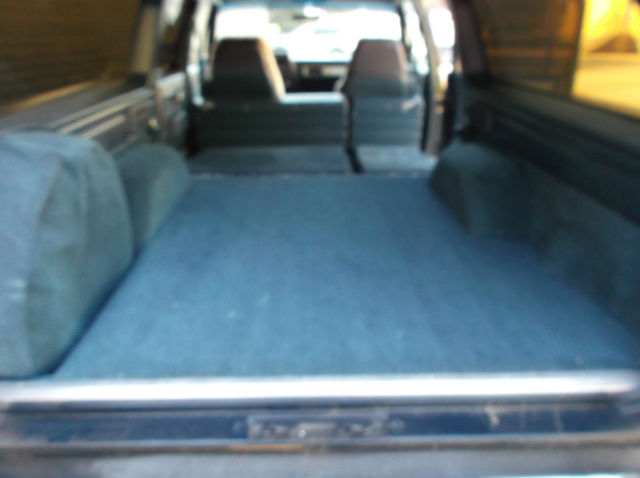 1987 Chevrolet Suburban Custom Deluxe Sport Utility 4-Door - photo 12