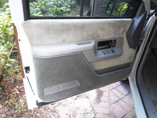 1992 Chevrolet Suburban - photo 13