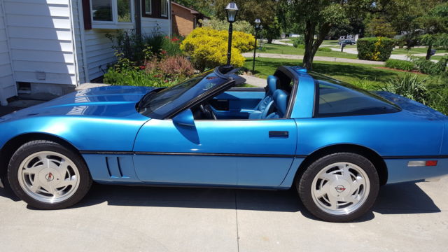1989 Chevrolet Corvette 2 Door Coup - photo 2